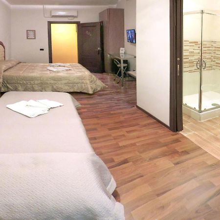 La Fiera Guesthouse Fiumicino Dış mekan fotoğraf